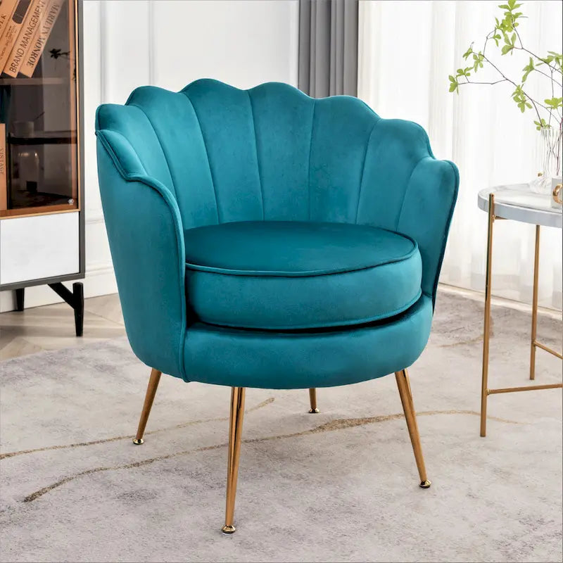 Fauteuil Cavett 28.3 en velours large, style tonneau, avec pieds en métal doré