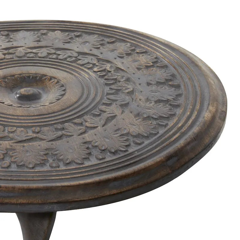Table d'appoint en bois de manguier finement sculptée à motifs floraux, avec pied en spirale et finition gris vieilli - Brun - Roche River Decor
